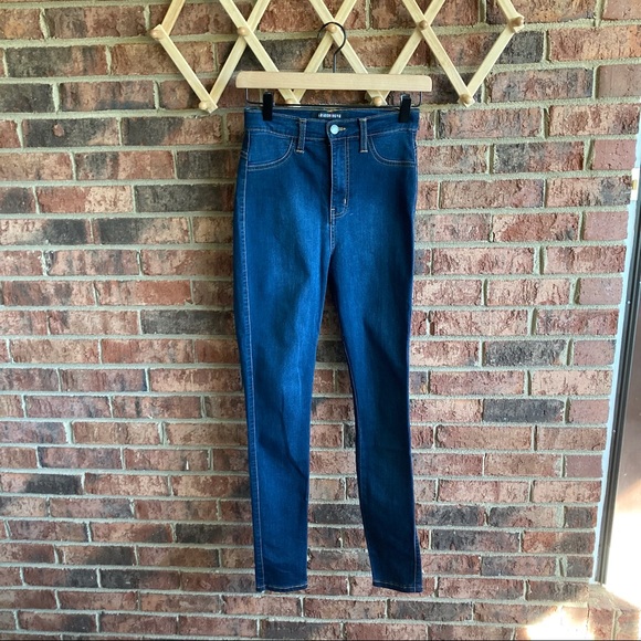 { FASHION NOVA } Dark Wash Classic High Waist Skinny Jeans - Picture 2 of 10